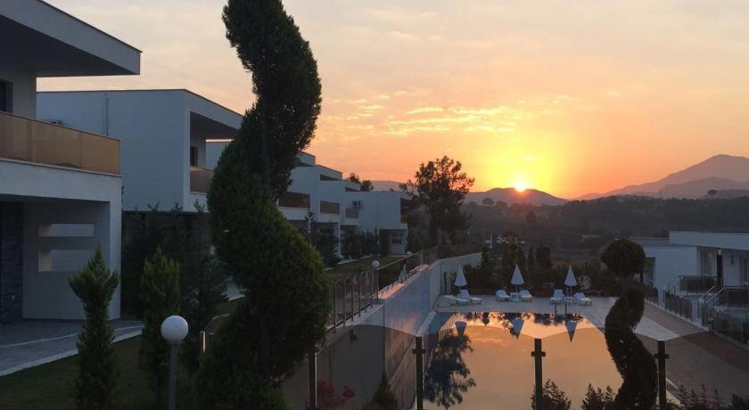 Beverly Hills Villa Kusadası Kültér fotó